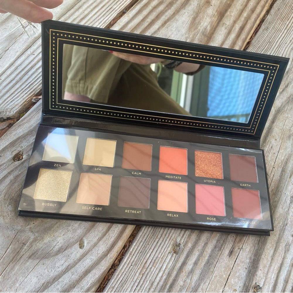 ACE BEAUTE Serenity Eyeshadow Palette - Picture 2 of 5